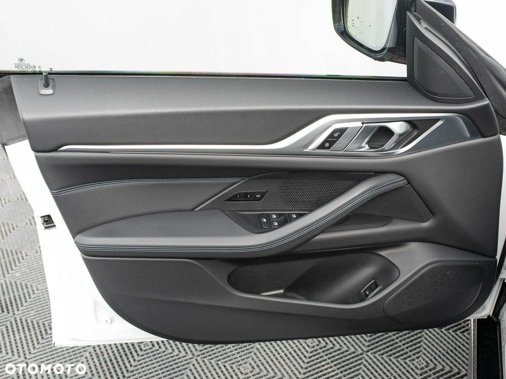 BMW i4 - 13