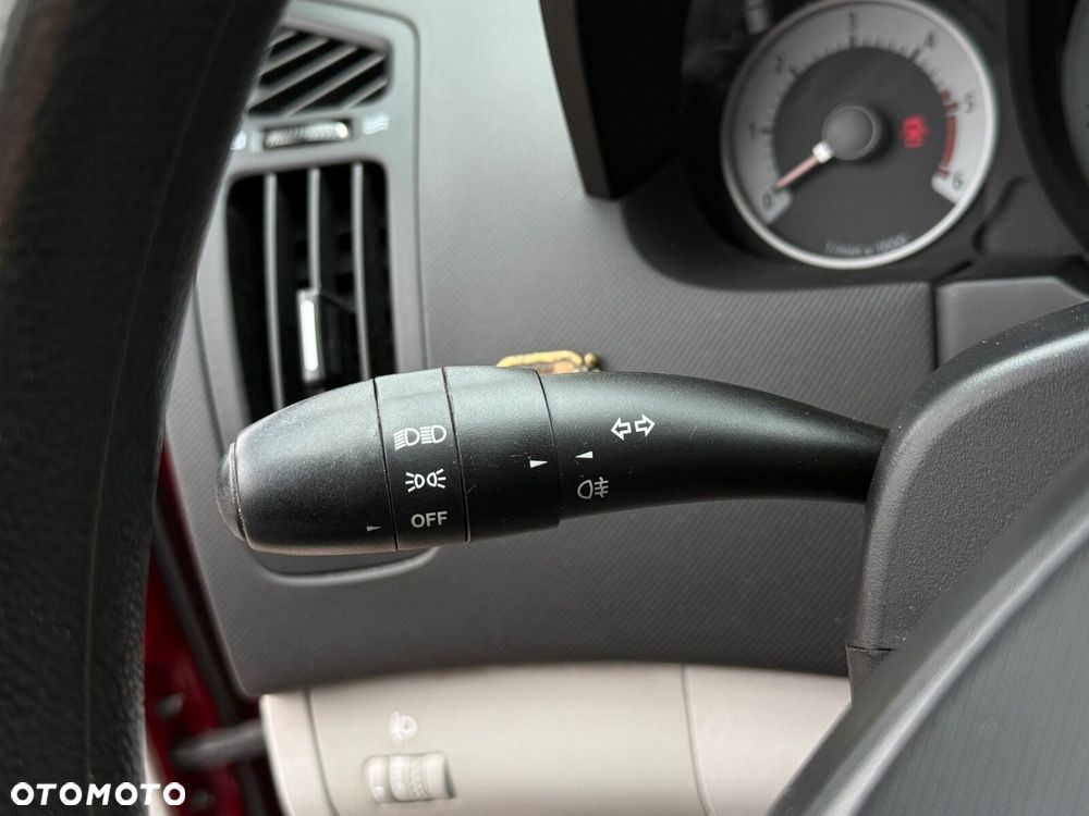 Kia Ceed - 25