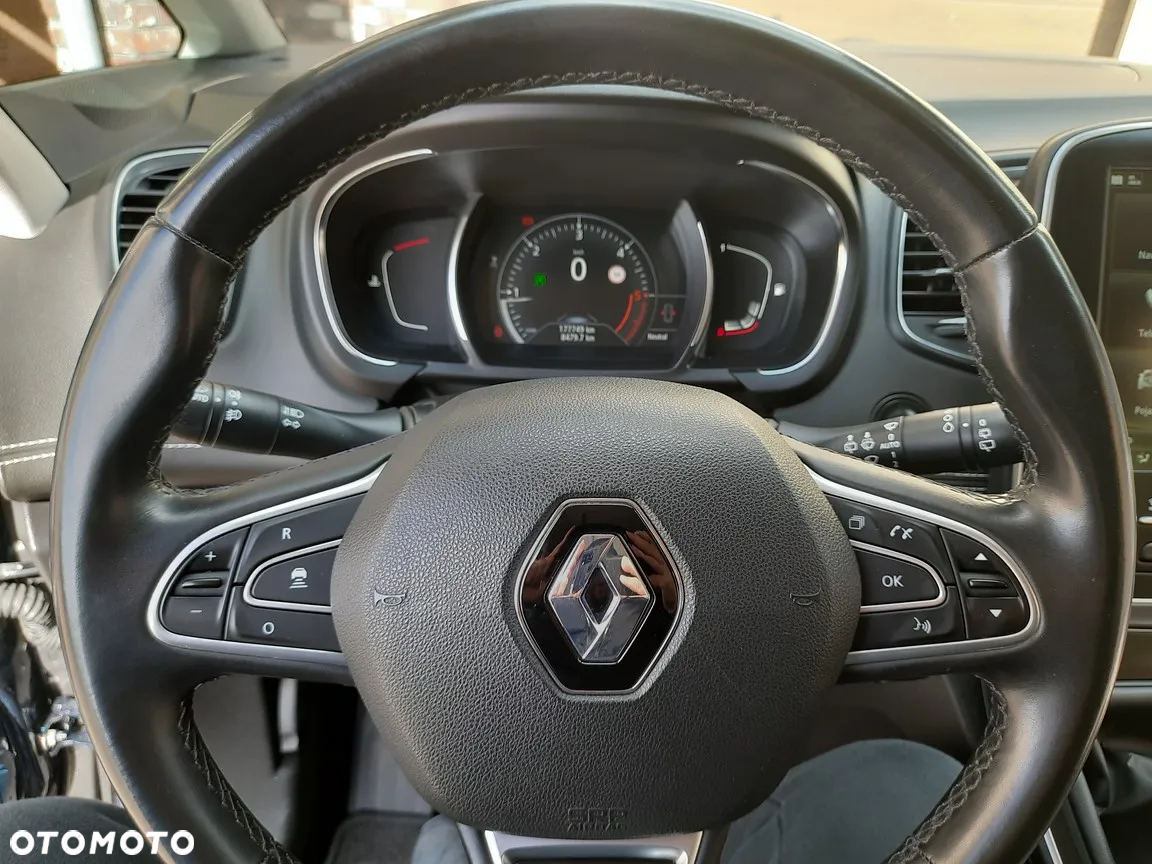 Renault Scenic - 25