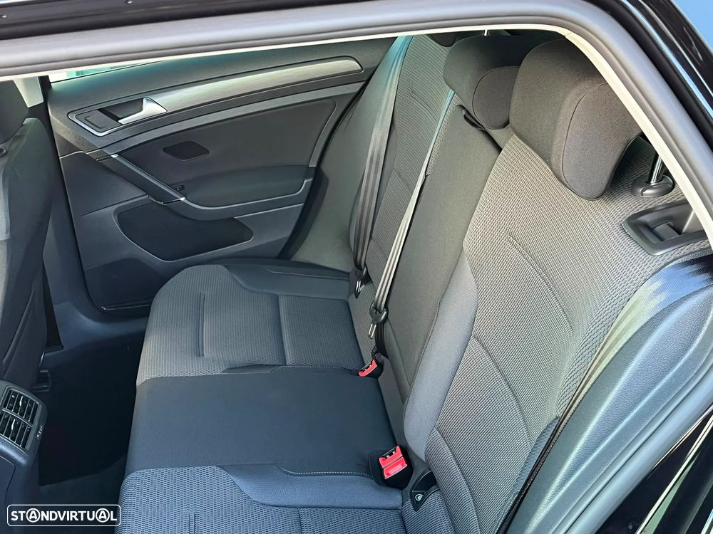 VW Golf 1.6 TDI R-Line - 35
