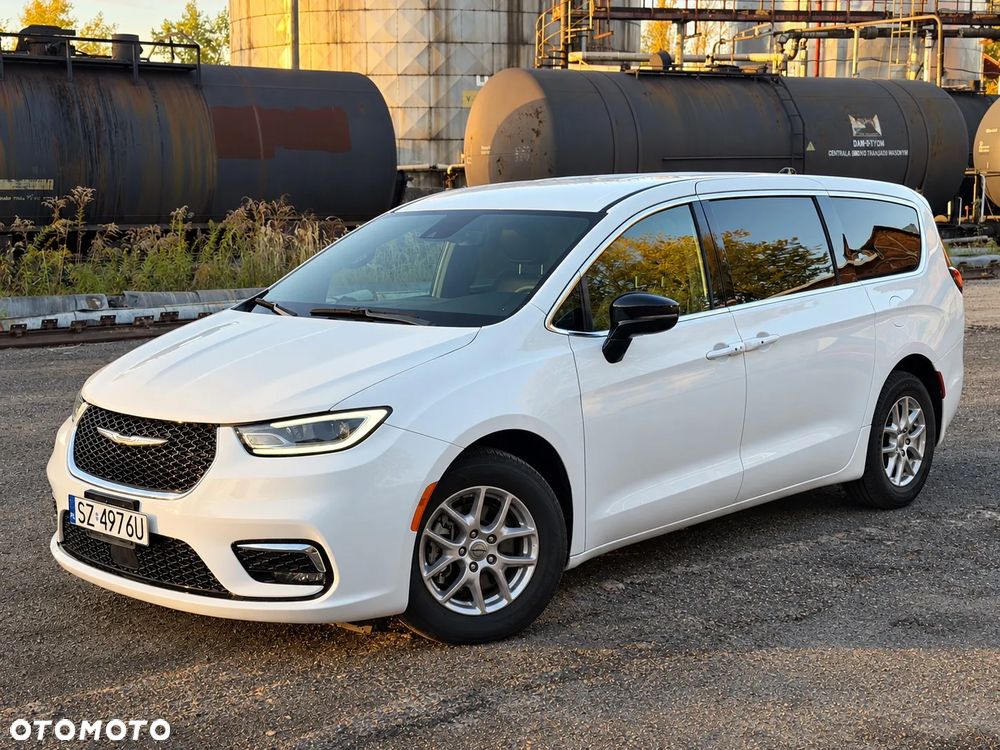 Chrysler Pacifica - 8