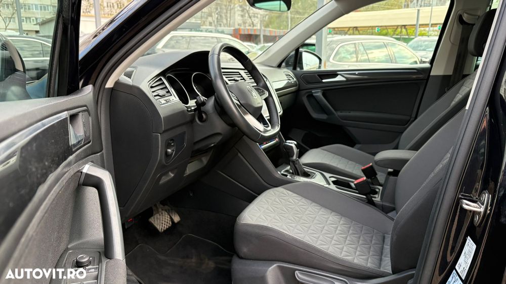 Volkswagen Tiguan - 24