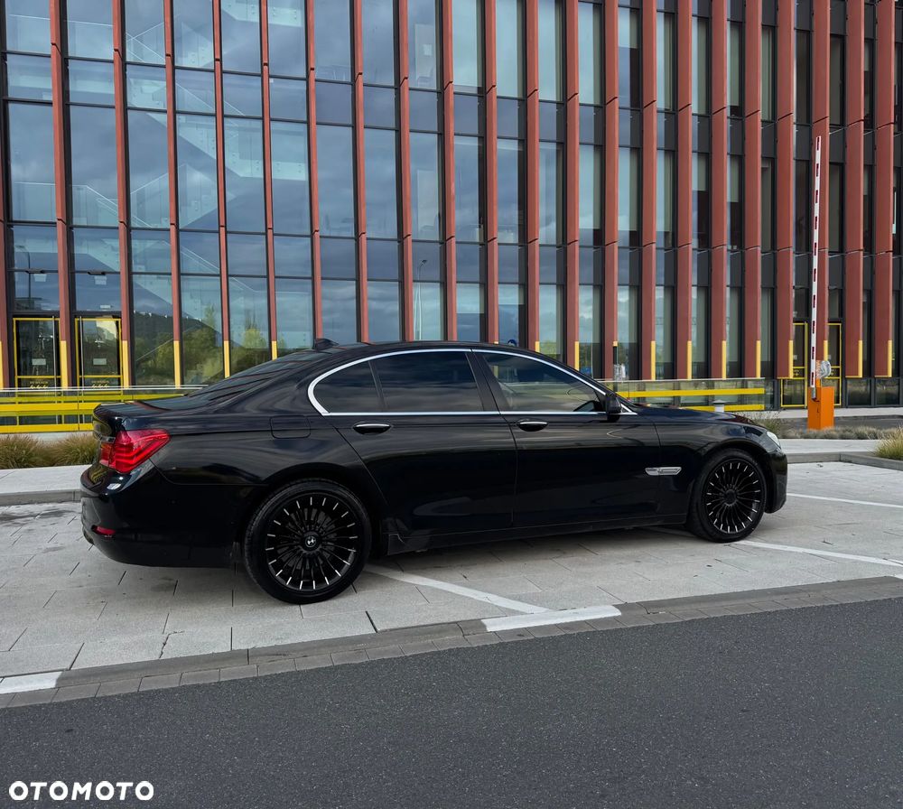 BMW Seria 7 - 8
