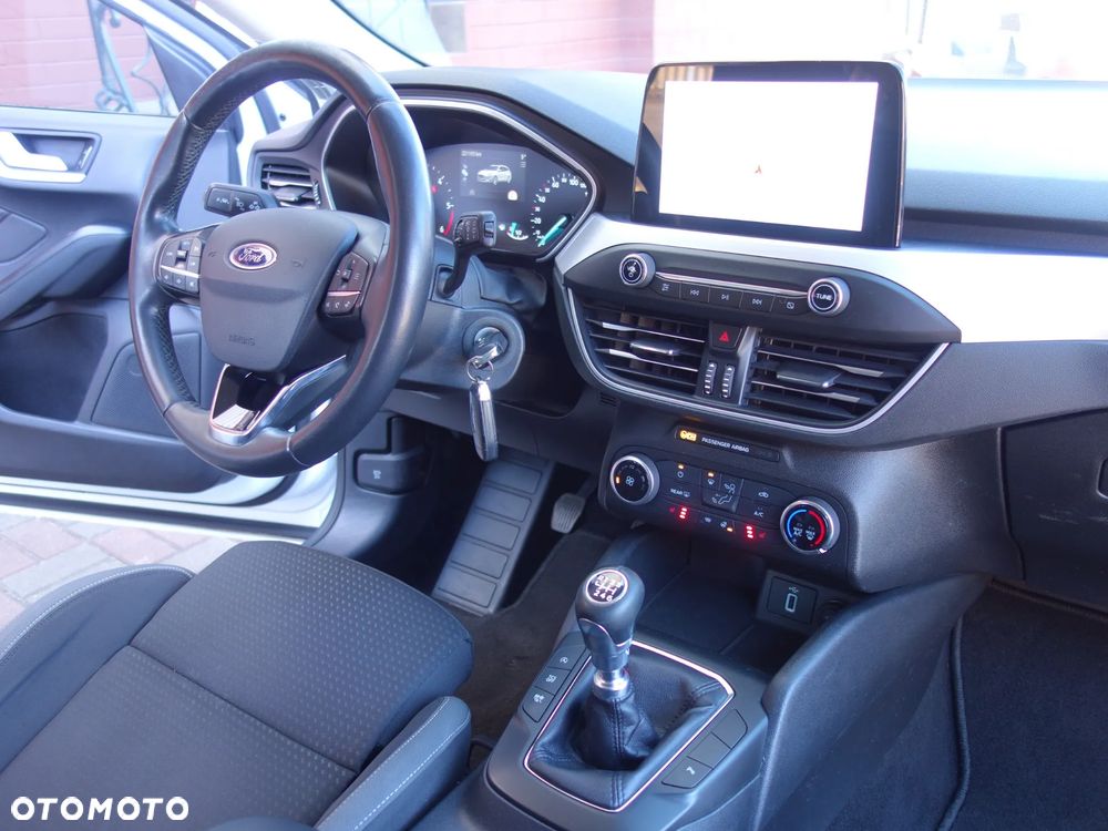 Ford Focus 1.5 EcoBlue STart-Stopp-System TITANIUM - 19