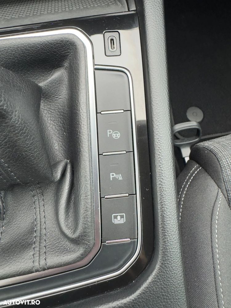 Volkswagen Passat - 28