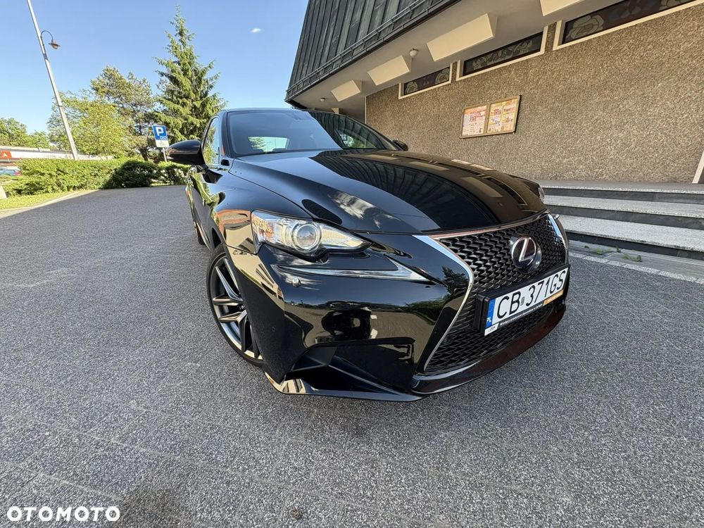 Lexus IS 300h F Impression EU6 - 1