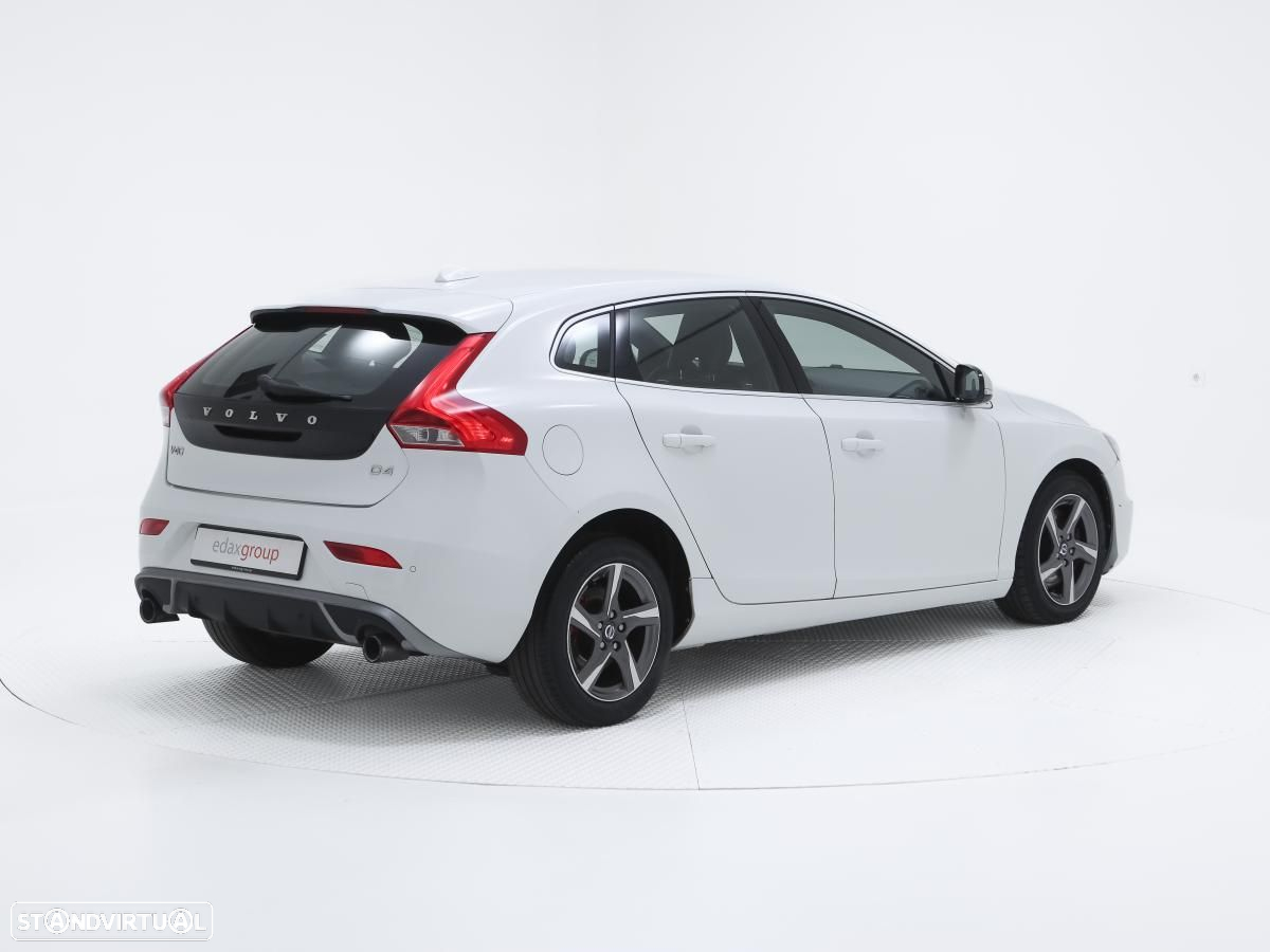 Volvo V40 2.0 D4 R-Design - 3