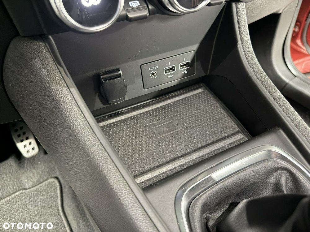 Renault Captur TCe Mild Hybrid 140 GPF TECHNO FAST TRACK - 26