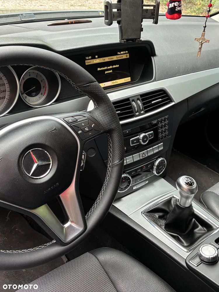 Mercedes-Benz Klasa C 180 CGI BlueEFFICIENCY Avantgarde - 6