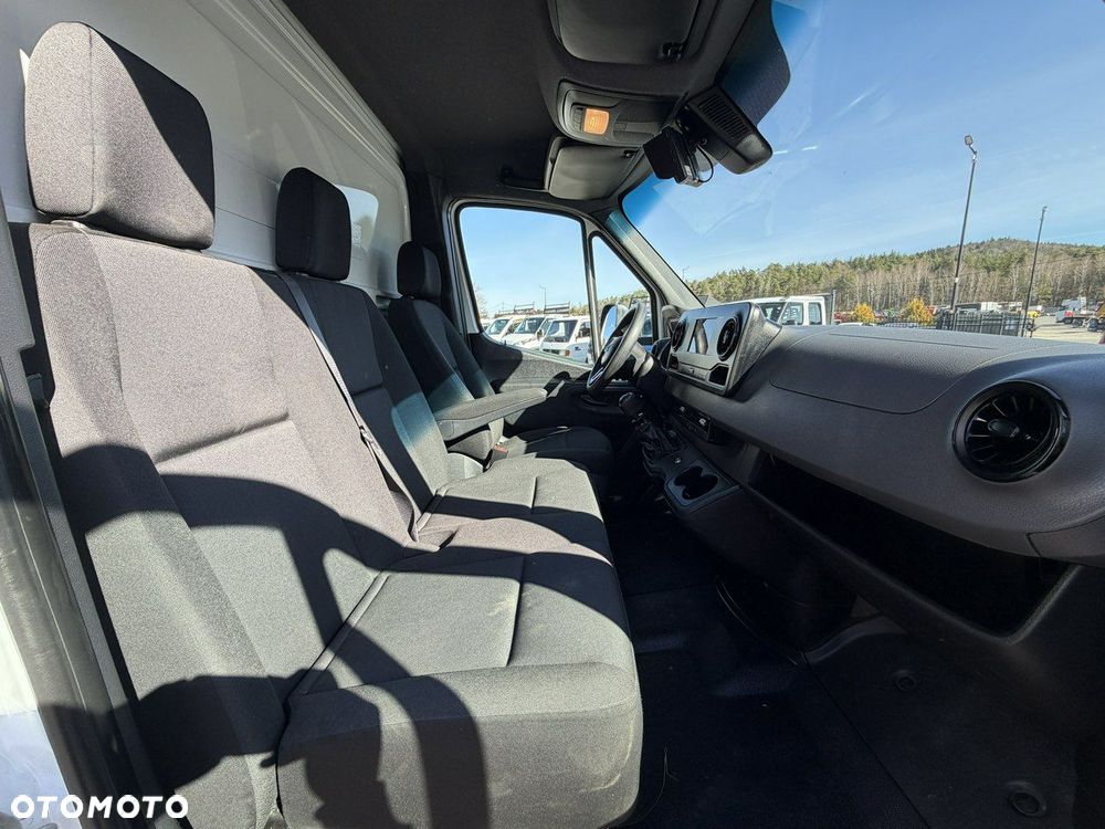 Mercedes-Benz Sprinter - 30