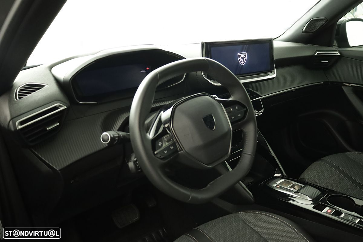 Peugeot 2008 1.2 PureTech Allure EAT8 - 7