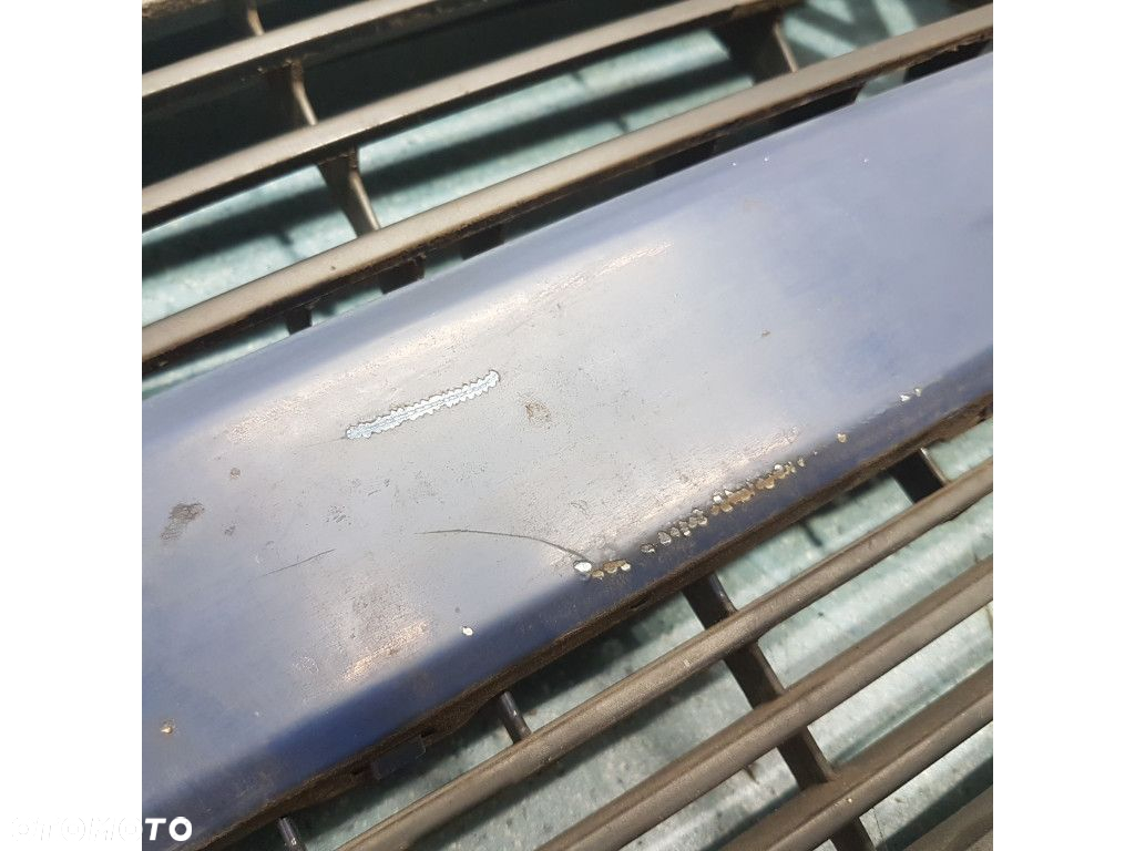 VOLKSWAGEN TRANSPORTER T4 ATRAPA / GRILL - 2