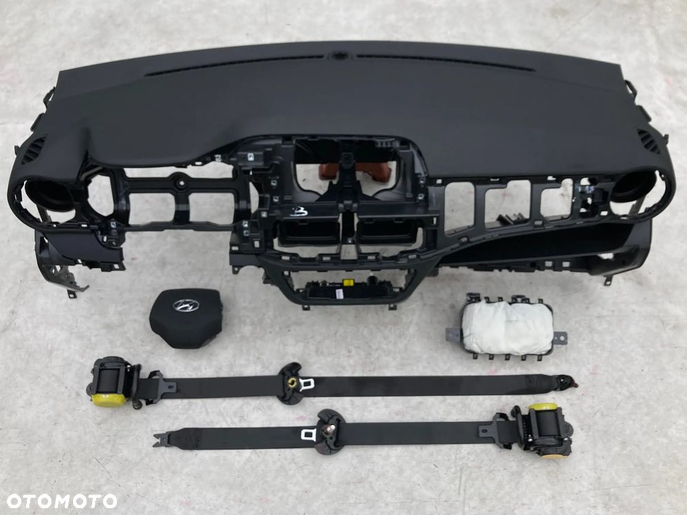 HYUNDAI I10 III 3 DESKA KONSOLA KOKPIT PULPIT PÓŁKA PARAPET PODUSZKI POWIETRZNE KIEROWCY PASAŻERA KURTYNA KURTYNY FOTELA W FOTEL AIR BAG AIRBAG NAPINACZ PASY PAS naprawa Raz2 - 4