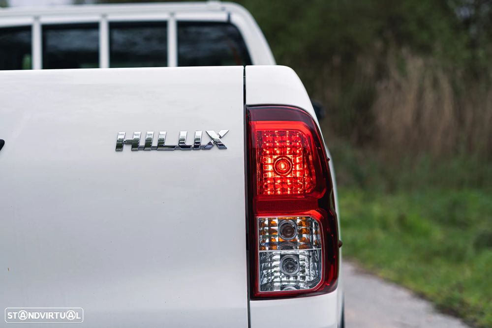 Toyota Hilux 2.4 D-4D 4WD CD CH - 14