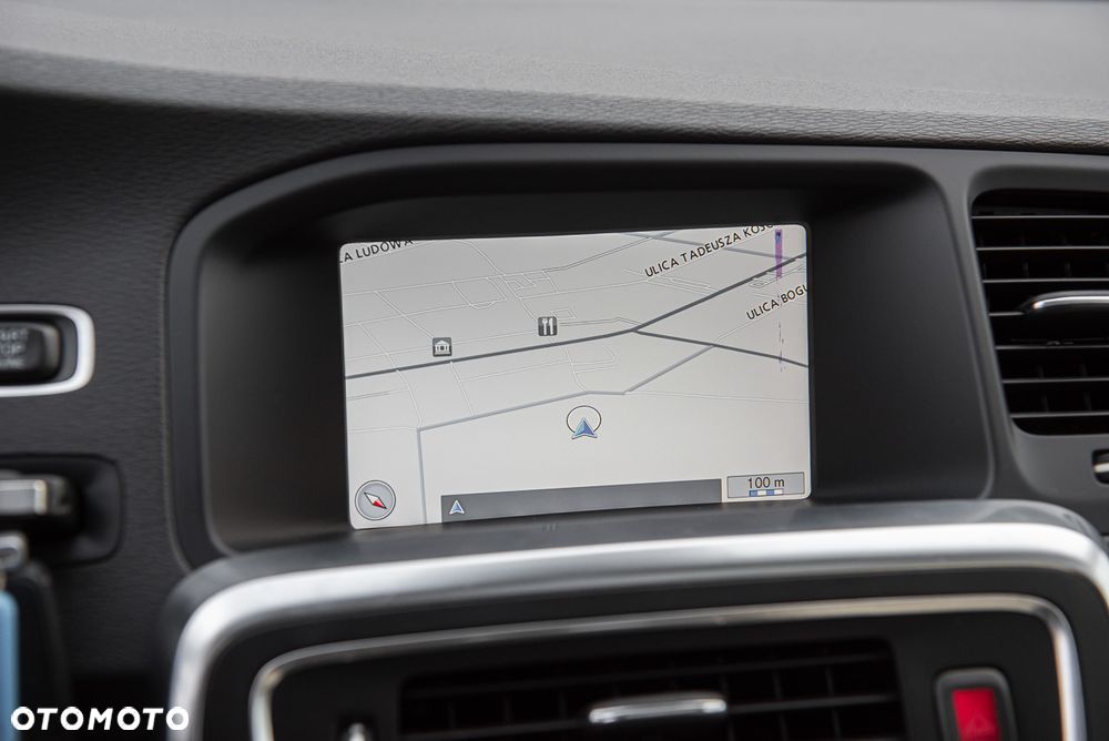 Volvo V60 D3 Summum - 24