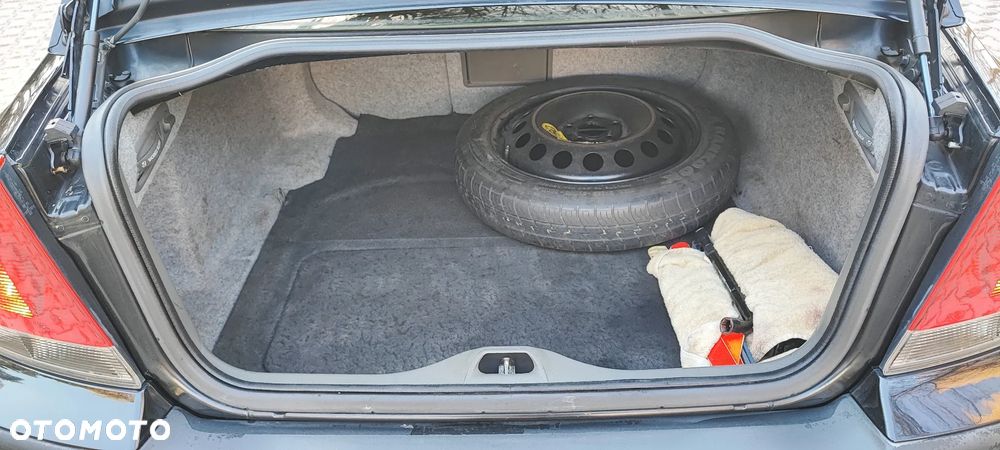 Volvo S60 2.4 Black Edition - 17