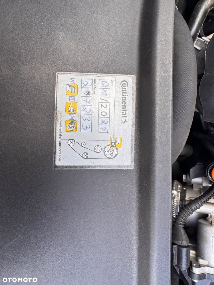 Volkswagen Passat 2.0 TDI DPF Highline - 14