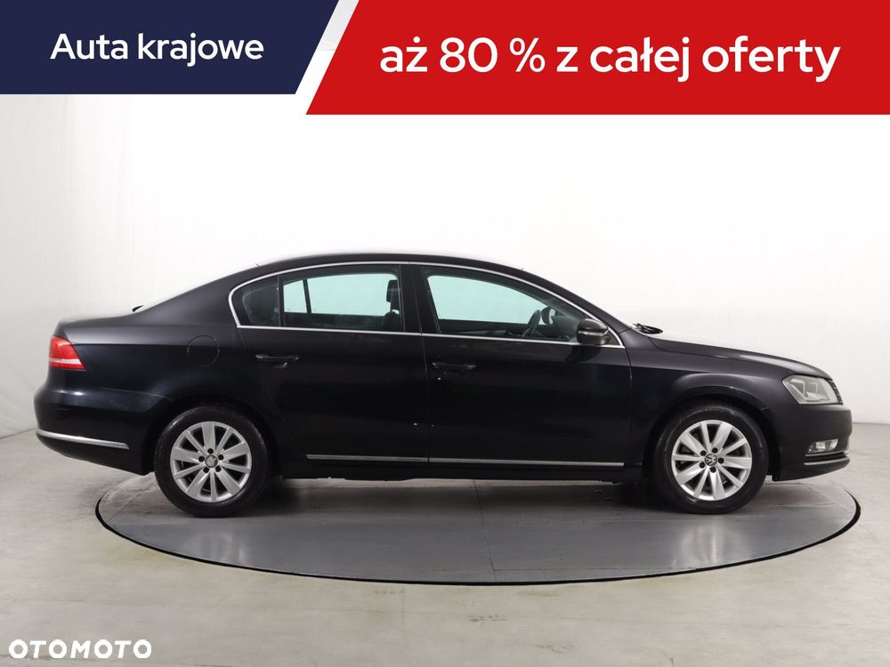Volkswagen Passat - 8