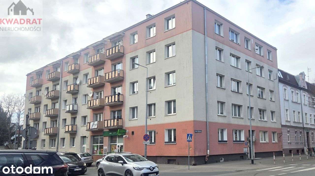 Mieszkanie 3-pokojowe na II piętrze w bloku