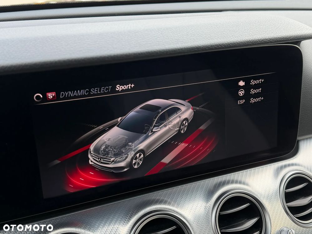 Mercedes-Benz Klasa E 220 d 4-Matic 9G-TRONIC - 15