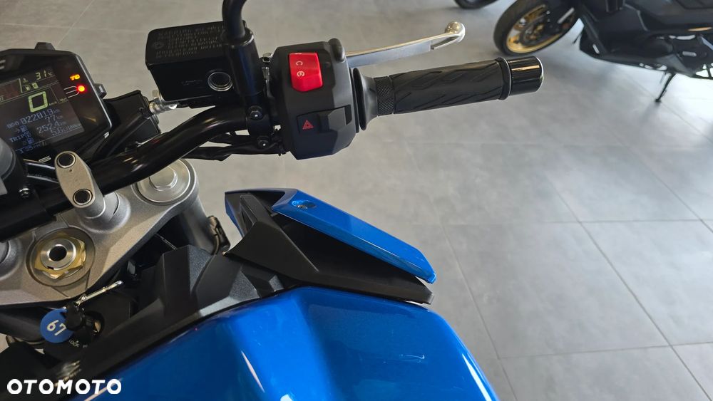 Suzuki GSX - 9