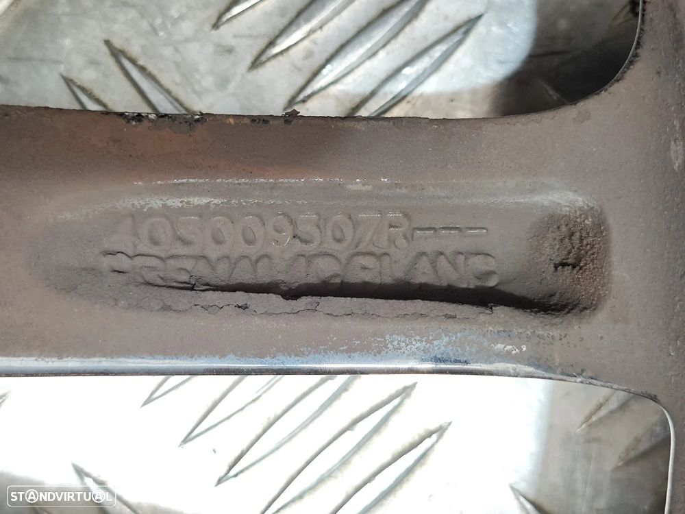 Conjunto Jantes 17 Renault Clio IV 4 7J ET44 4x100 - 23