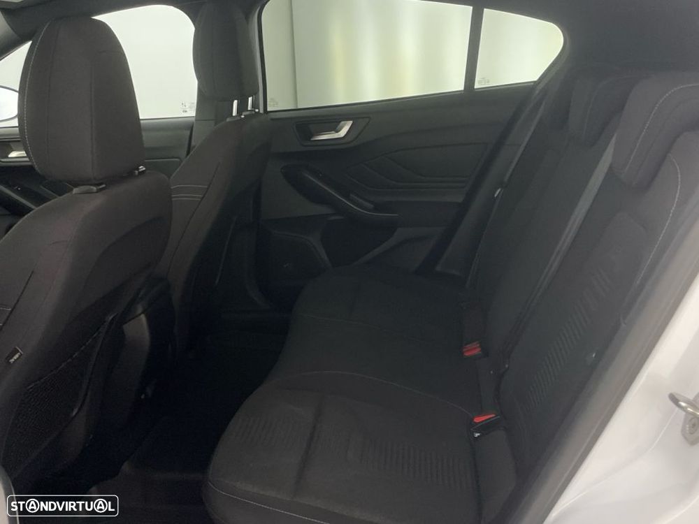 Ford Focus 1.0 EcoBoost Active - 12