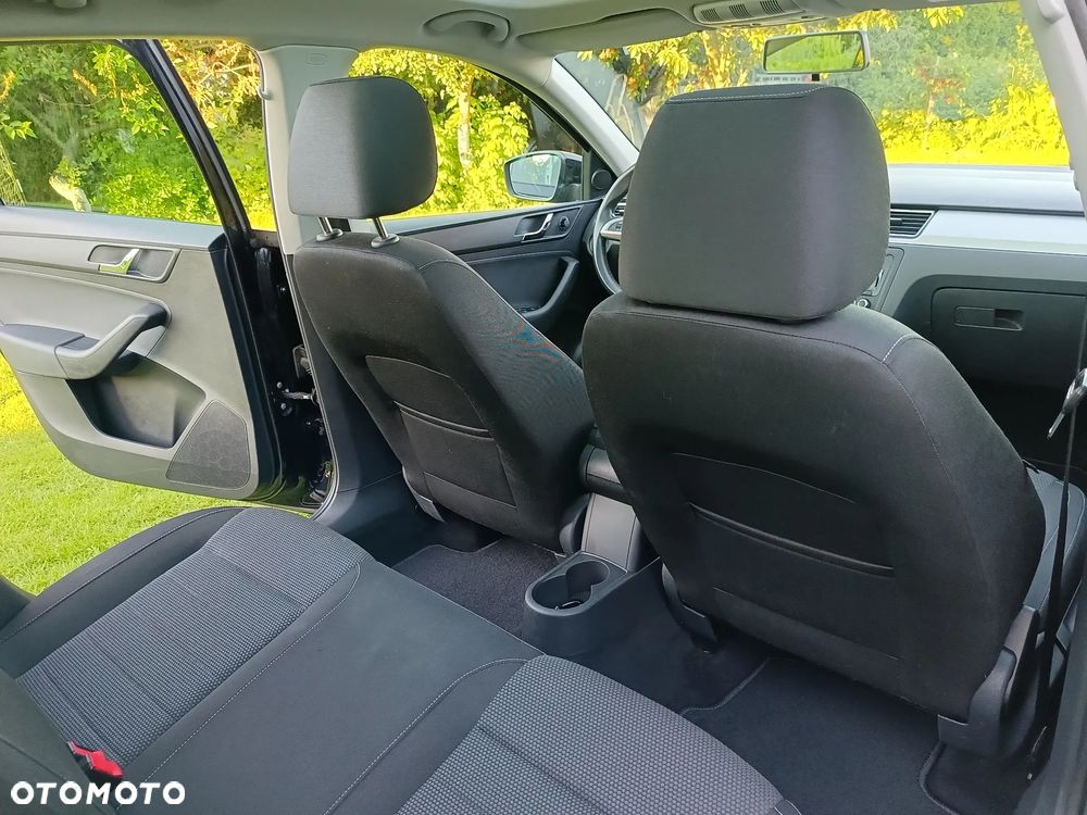 Skoda RAPID 1.6 TDI DSG Elegance - 26