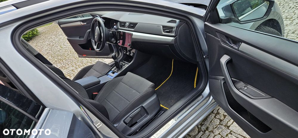 Skoda Superb 1.5 TSI ACT Ambition - 9
