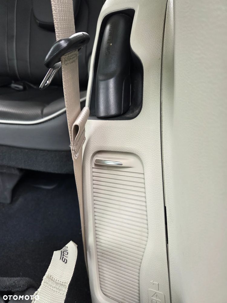 Chrysler Pacifica - 10