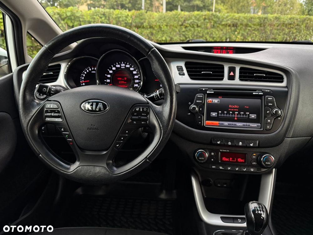 Kia Ceed 1.4 CVVT Fifa World Cup Edition - 28
