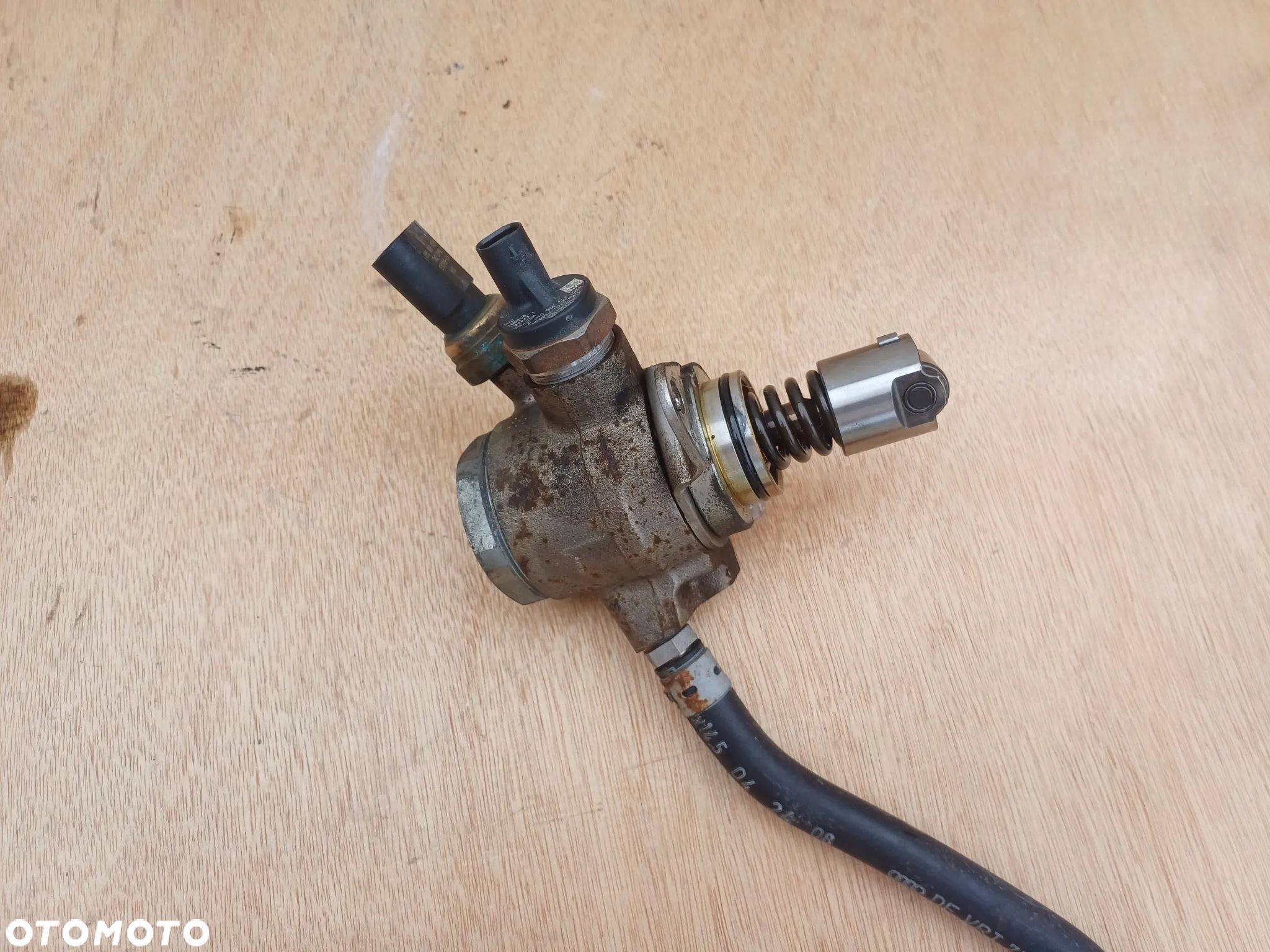Pompa paliwa AUDI A4 A5 A6 3.2 FSI 06E127025M - 1