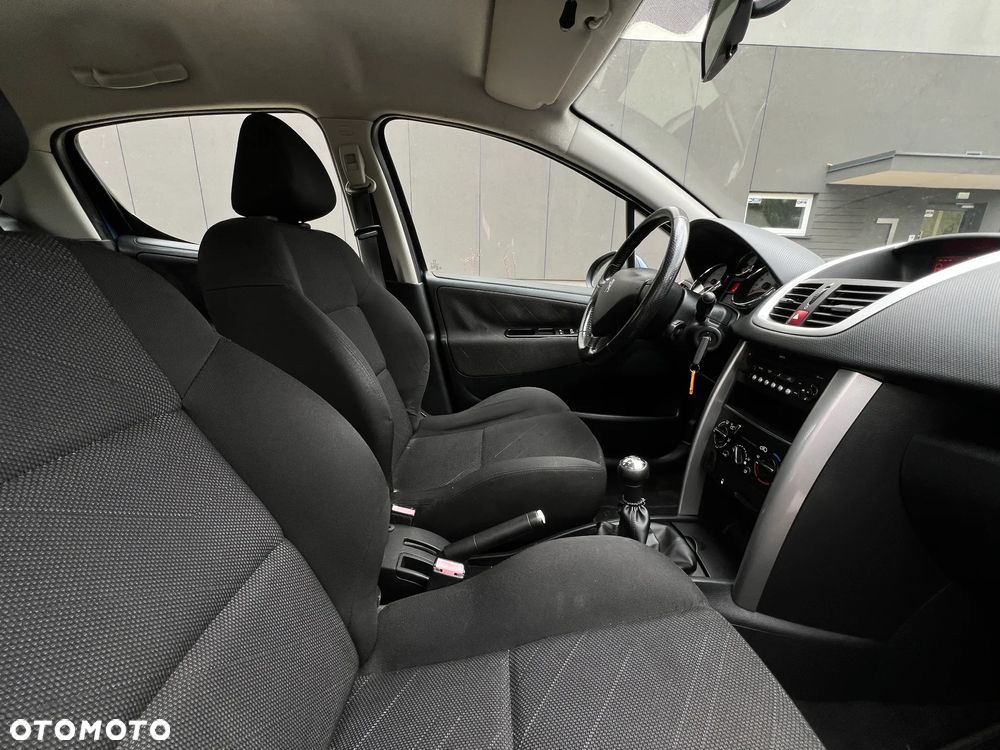 Peugeot 207 - 11
