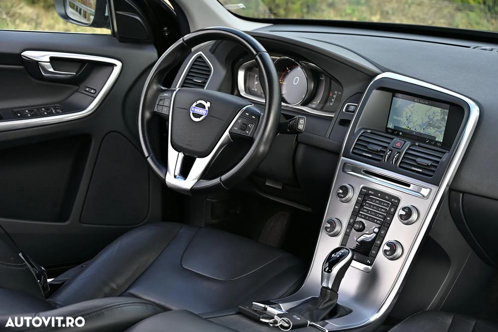 Volvo XC 60 D4 Geartronic Summum - 9
