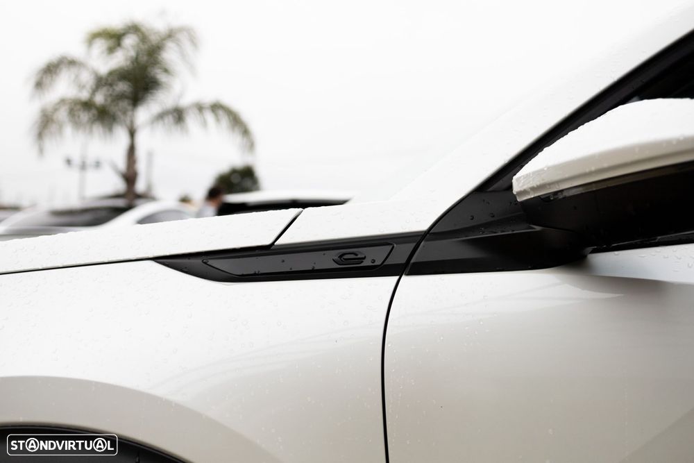 Peugeot e-2008 Allure - 18