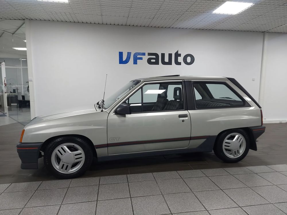 Usado Opel Corsa 1988 - 6 950 EUR, 111 587 km - Standvirtual.com