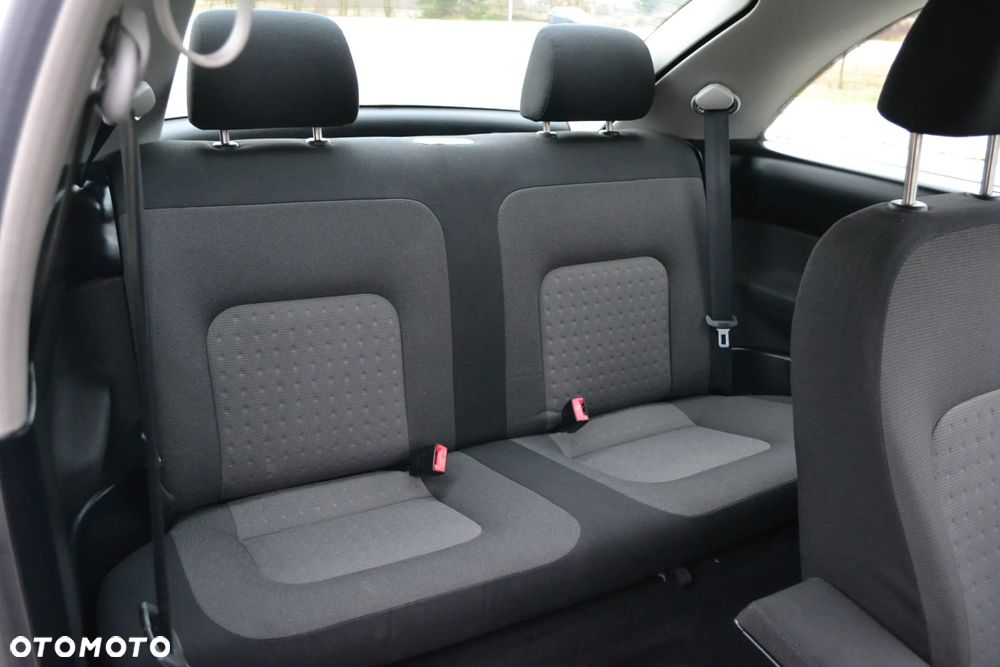 Volkswagen New Beetle - 20