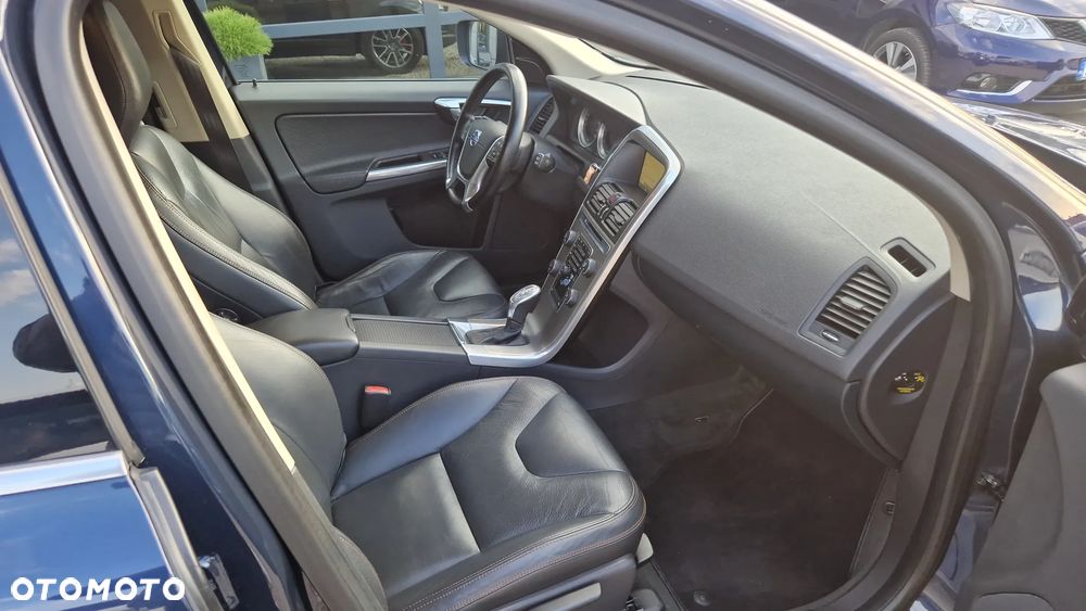 Volvo XC 60 D4 Geartronic Momentum - 9