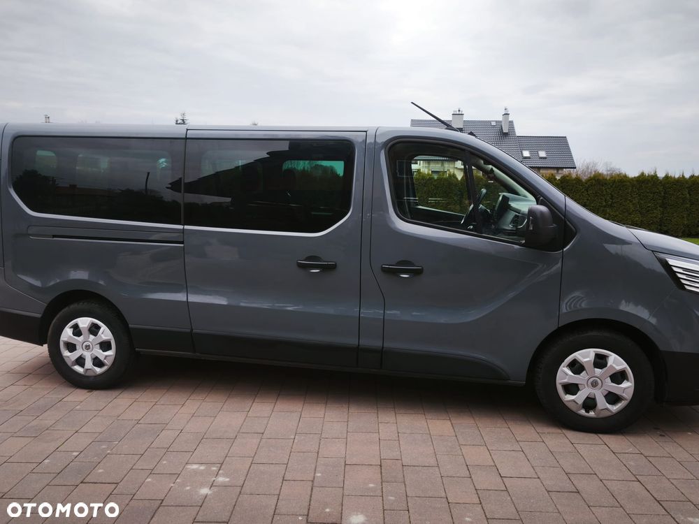 Renault Trafic 2.0 dCi - 11