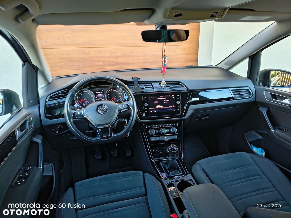Volkswagen Touran - 16
