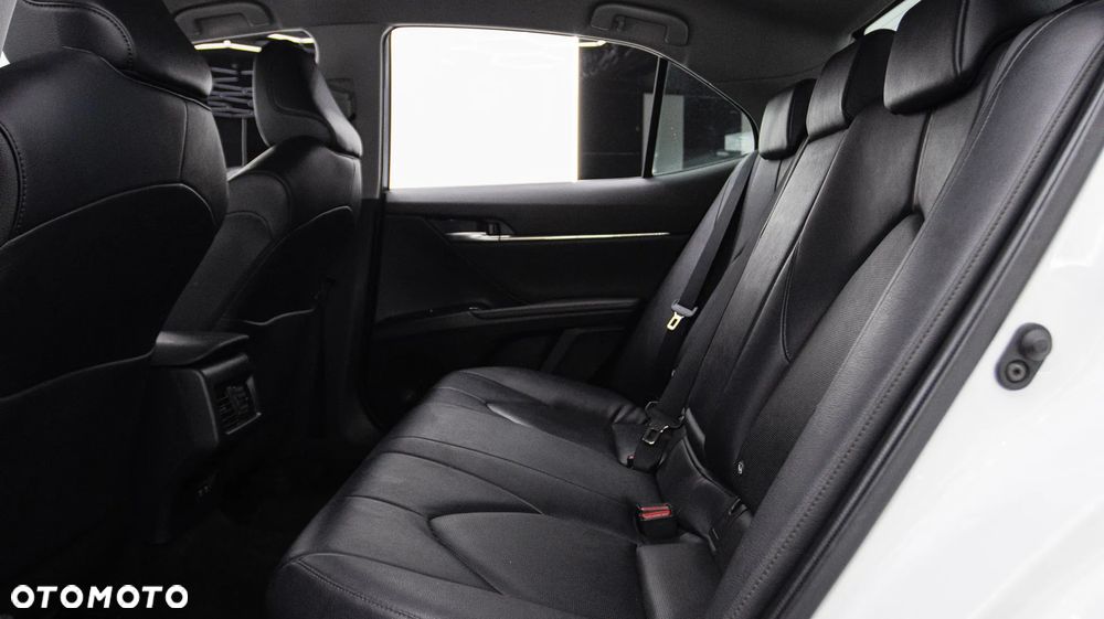 Toyota Camry 2.5 Hybrid Comfort CVT - 17
