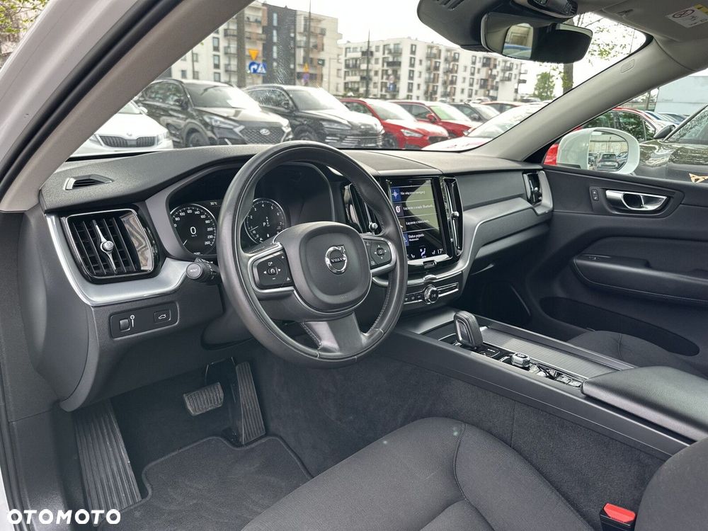 Volvo XC 60 B4 B Momentum - 12