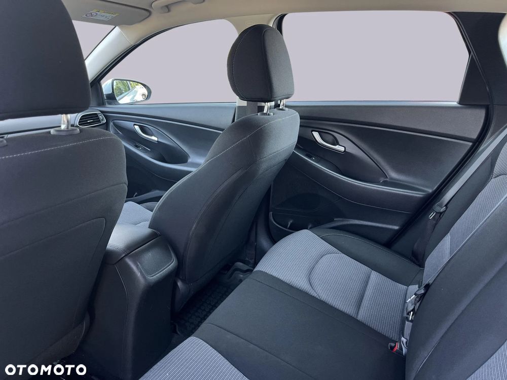 Hyundai i30 1.6 D Classic + - 17