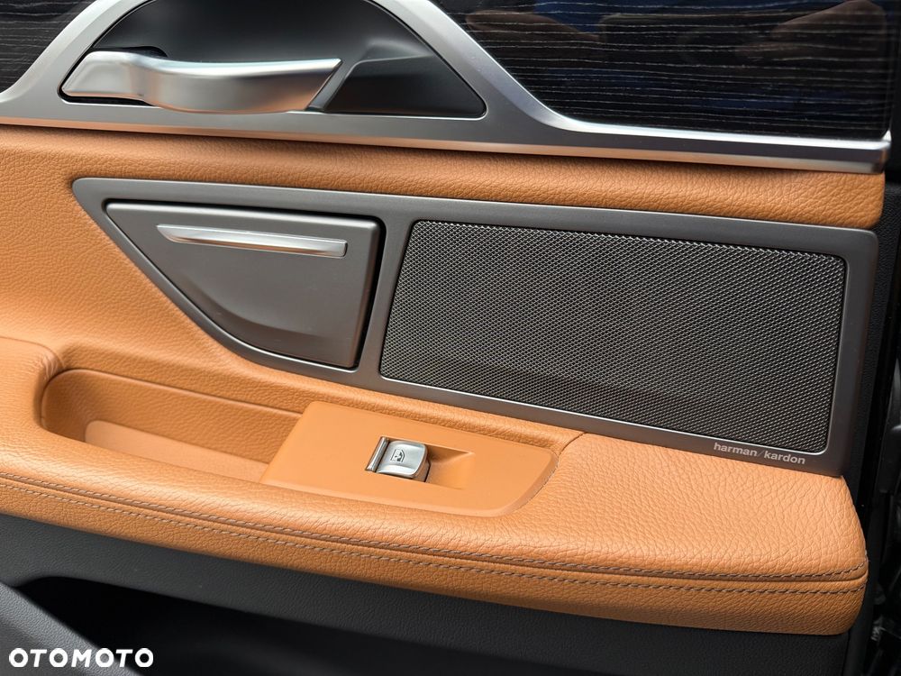 BMW Seria 7 740d xDrive - 35