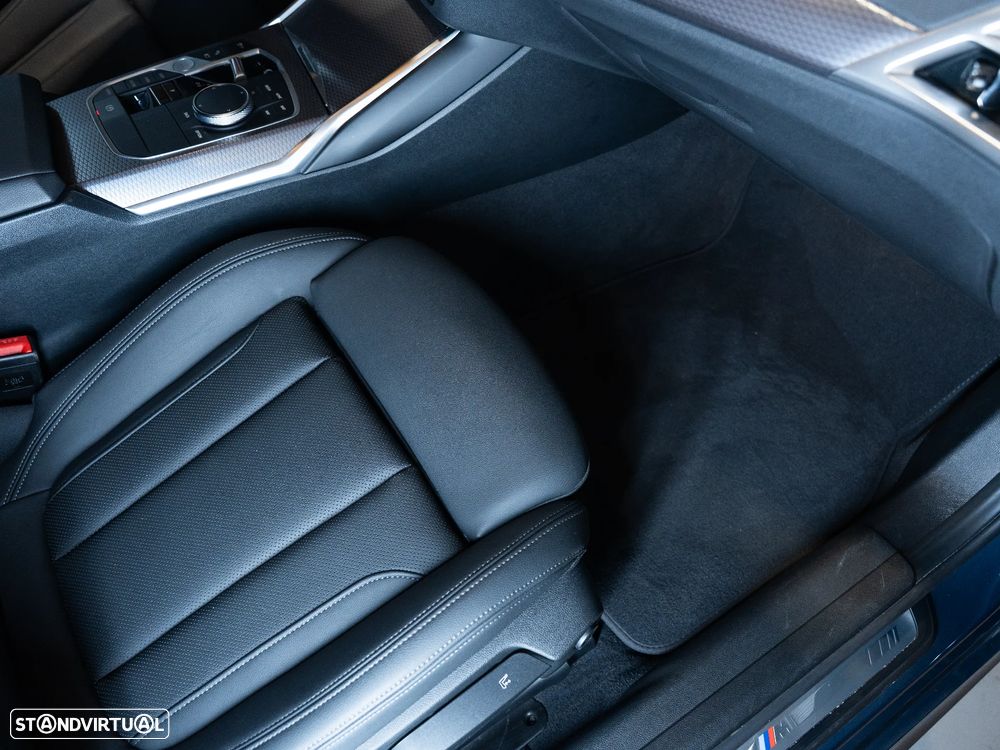 BMW 330 e Pack Desportivo M Auto - 25