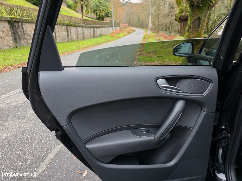 Audi A1 Sportback 1.6 TDI S-line - 26