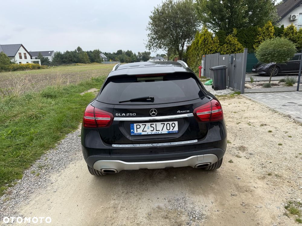 Mercedes-Benz GLA 250 4-Matic - 7
