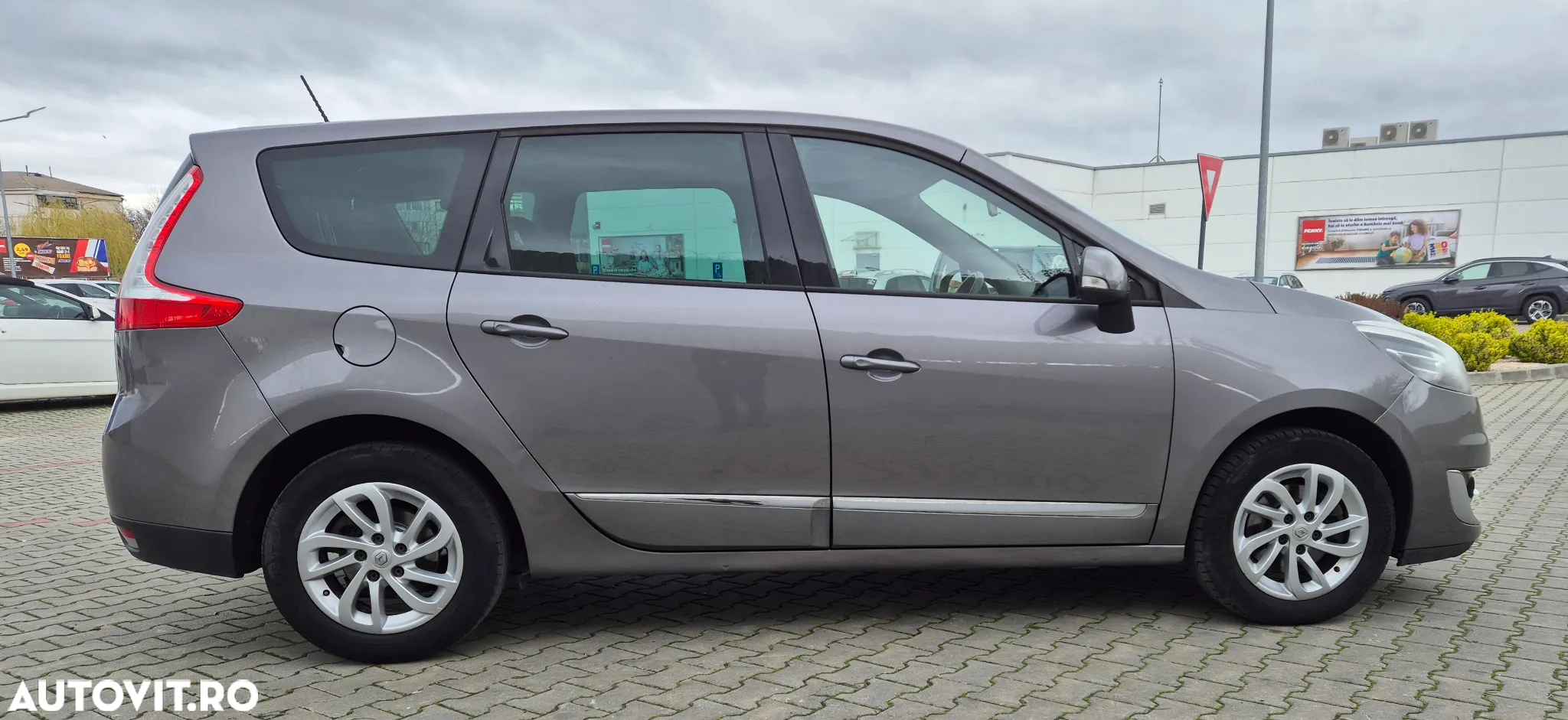 Renault Grand Scenic ENERGY dCi 110 S&S Bose Edition - 10