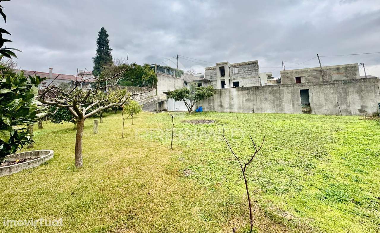 Moradia T4 Nova com "Piscina" em Serzedelo, Guimarães - Grande imagem: 4/35