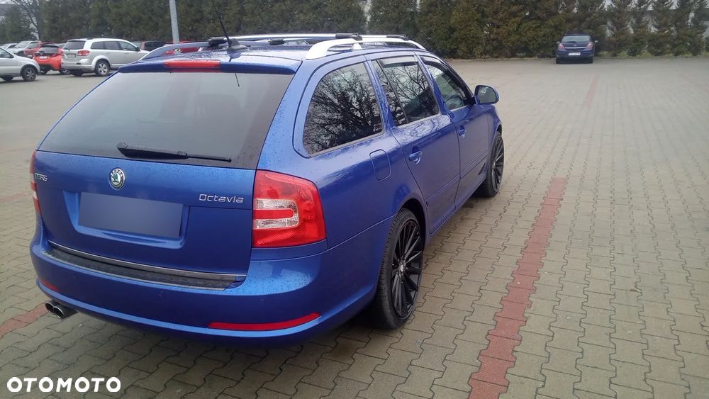 Skoda Octavia Combi 2.0 TDI CR DPF RS - 5